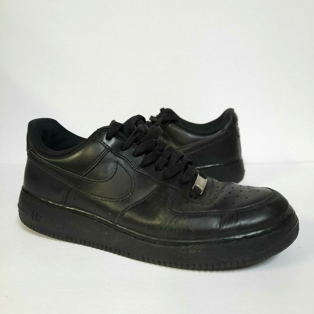 Nike Air Force 1 '07 Triple Black Sneakers Shoes Womens Size 9.5 Leather Ladies